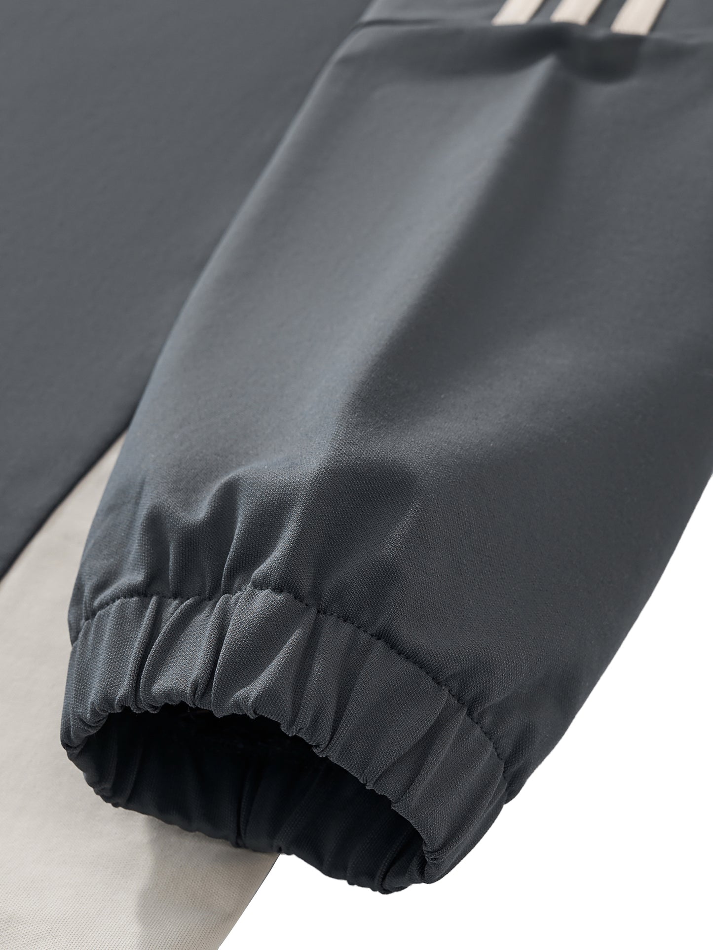 Color-Block V-Neck Long-Sleeve T-Shirt- VADOS